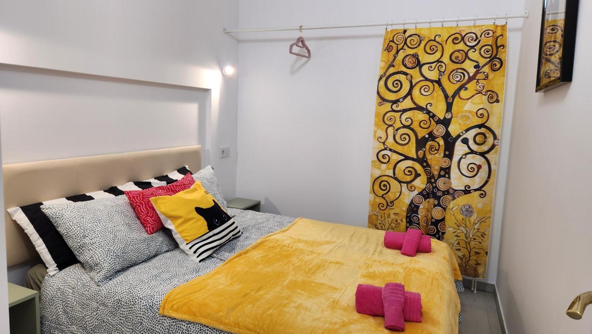 Arthouse Huelin 200 M From Ferienhaus *